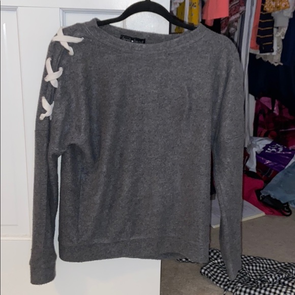Long sleeve with cross cross - Picture 1 of 4